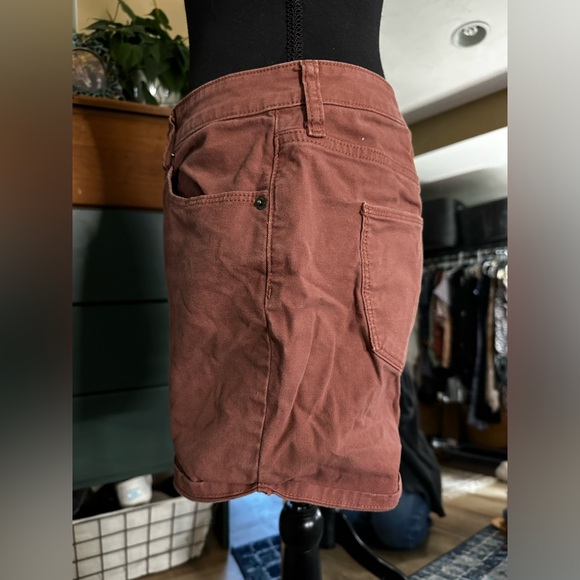 Universal Thread Salmon Button Fly Shorts - Picture 2 of 8